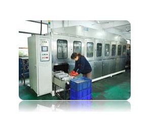 18：自動(dong)化清洗機(jī)