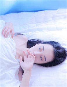 《男同桌上课时狂揉我下面污文》